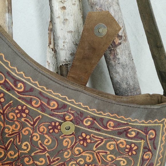 TONI Embroidered | Unique | Large Cross-Body Leather Bag - Picture 7 of 16